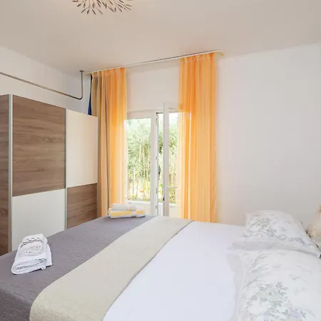 Apartment Infinity Blue Jesenice (Split-Dalmatia)