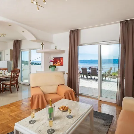 Apartment Infinity Blue Jesenice (Split-Dalmatia)